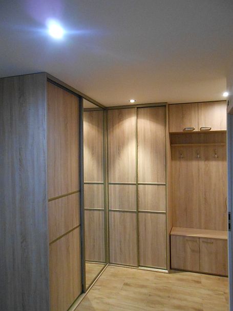 Rohová vstavaná skriňa doornet-Bardolino