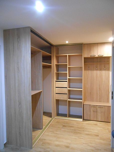 Rohová vstavaná skriňa doornet-Bardolino-korpus