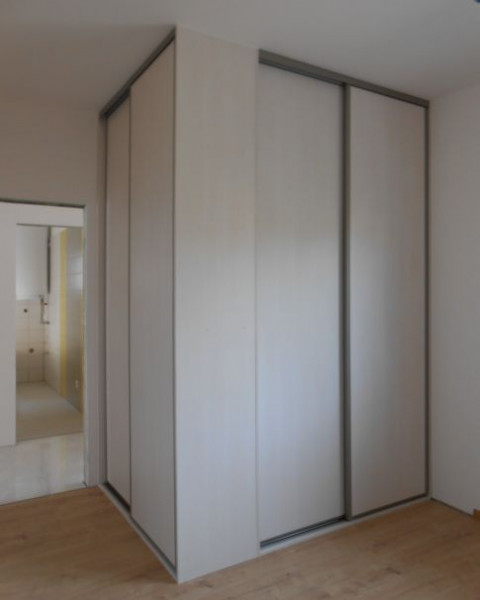 Rohová vstavaná skriňa doornet-Biela soft-3