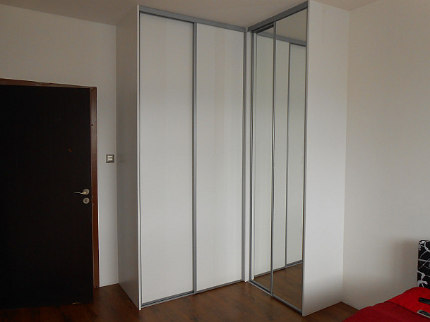 Rohová vstavaná skriňa doornet-Biela soft-2