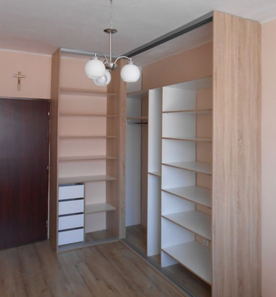 Rohová vstavaná skriňa doornet-Bardolino-korpus